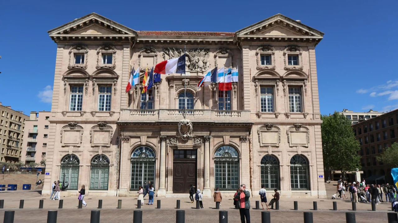 Changement de prénom à Marseille : procédure, mairies de secteur et recours
